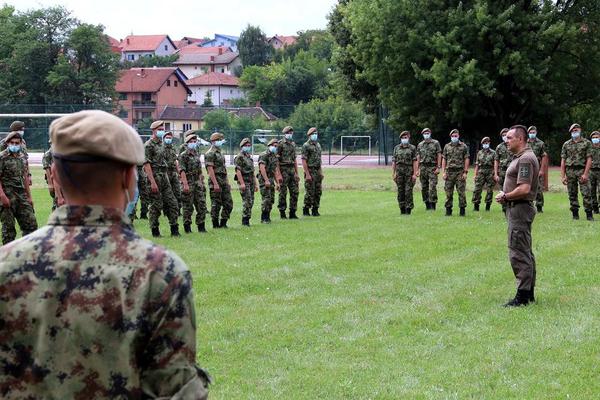 MINISTAR VULIN OBIŠAO KASARNU U VALJEVU: Evo šta je tačno rekao o budućim vojnicima