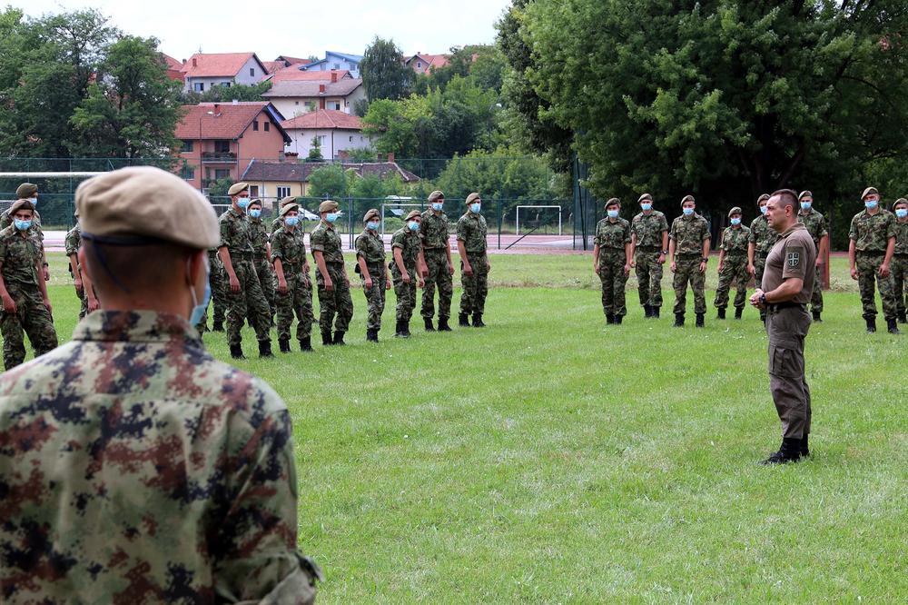 MINISTAR VULIN OBIŠAO KASARNU U VALJEVU: Evo šta je tačno rekao o budućim vojnicima