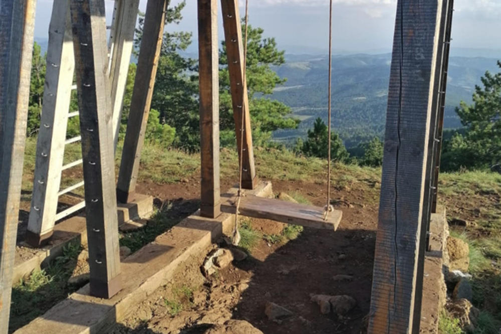 NOVOSAĐANKA NA DIVČIBARIMA IPAK NIJE ISPALA IZ ŽIČARE: Izgleda da je ipak samo PALA SA LJULJAŠKE