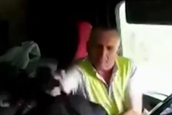 GDE BRE GLEDAŠ: Kamiondžija je za trenutak sklonio pogled sa puta, onda se desio haos