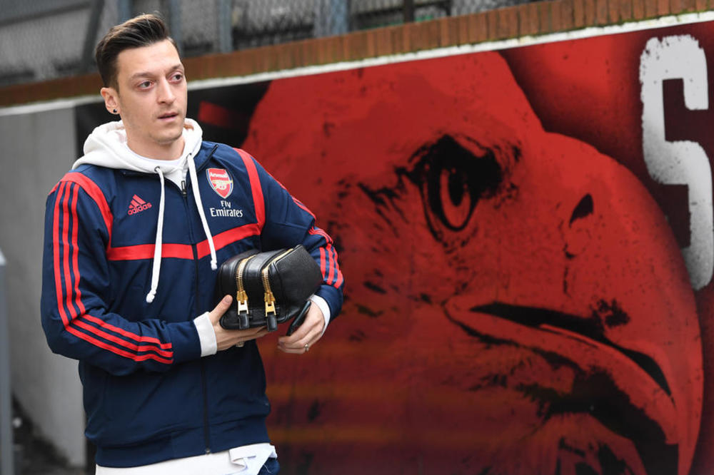 OZIL JE KONAČNO SLOBODAN! Arsenal raskinuo ugovor sa Nemcem i skinuo ga sa platnog spiska, seli se u Tursku!