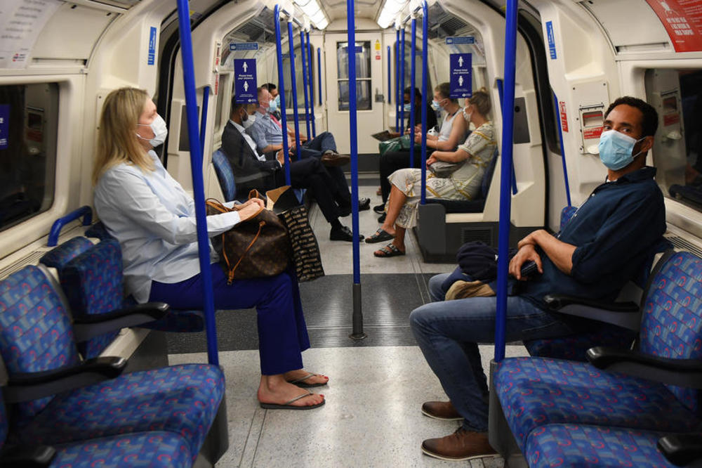 I FRANCUSKA U PANICI: Novi soj KORONAVIRUSA će potpuno IZOLOVATI Britance od OSTATKA SVETA!