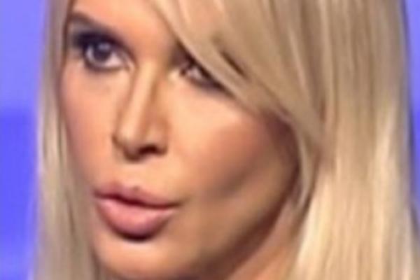 VODITELJKA RTS-A SE RAZGOLITILA U ŠESTOJ DECENIJI I SVI JE BODRE: "Ako je" kažu ljudi posle ćerkine i njene nesreće