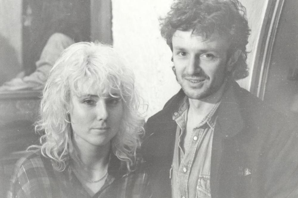 NIKAD VIĐENA FOTOGRAFIJA KOJA JE SVIMA ZAGOLICALA MAŠTU: Šuškalo se čak da su Lepa Brena i Goran Bregović u šemi!