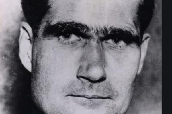 A POSLE VI VIDITE: Nećete verovati šta je uradio unuk poznatog naciste Rudolfa Hesa!