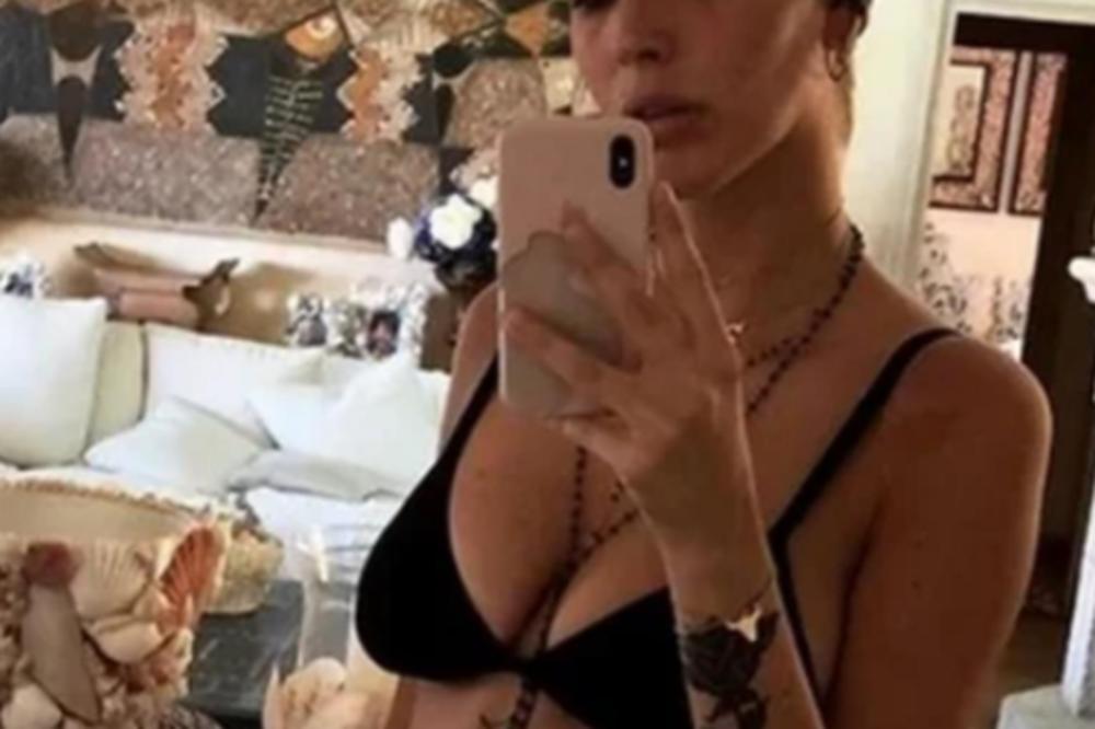 JOŠ JEDNA OD DECE POZNATIH SE SKINULA, NE BI STE VEROVALI ČIJA ĆERKA JE NA SLICI! Kada otac čuje za ovo, haos