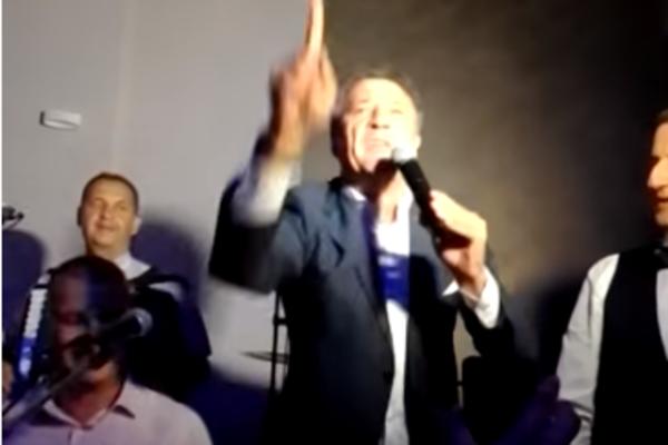 OVAJ GRAD JE NOVO ŽARIŠTE, LJUDI TAMO U PANICI KUPUJU ANTIBIOTIKE: Svi ćute o ZABRANJENOJ SVADBI koja se održala