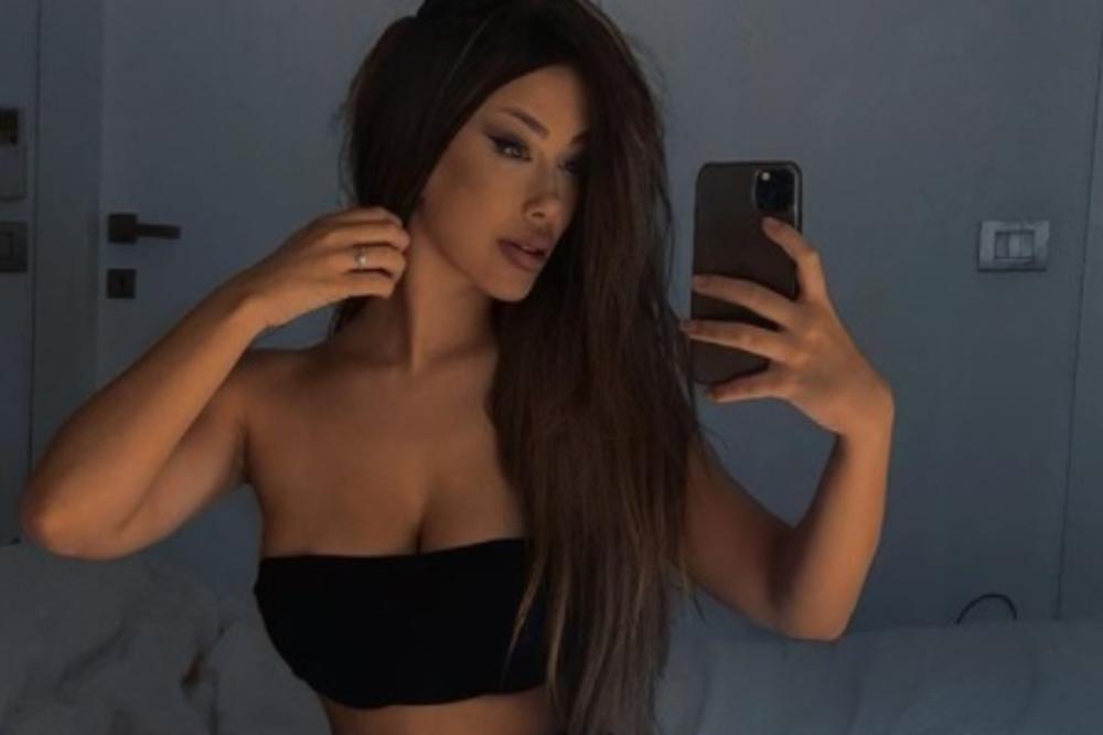 DOK GA ČEKAJU ZVEZDAŠI, ON UŽIVA SA BOMBOM NA PLAŽI: Terzićeva devojka pokazala sve svoje atribute!