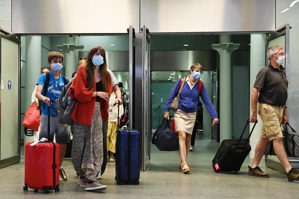 PROFESOR HENEGAN: Ako je istina to što se tvrdi o novom soju virusa, treba zaključati celu zemlju!