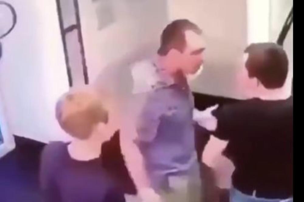 GORILA SE UNEO DEČKU U LICE I SPREMAO SE DA GA UDARI: A onda je usledila MUNJA, i to kakva! (VIDEO)