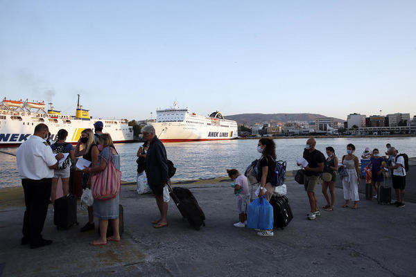 OGLASILI SE GRČKI HOTELIJERI: Imaju važno saopštenje za turiste iz SRBIJE koji nameravaju da letuju u toj zemlji!