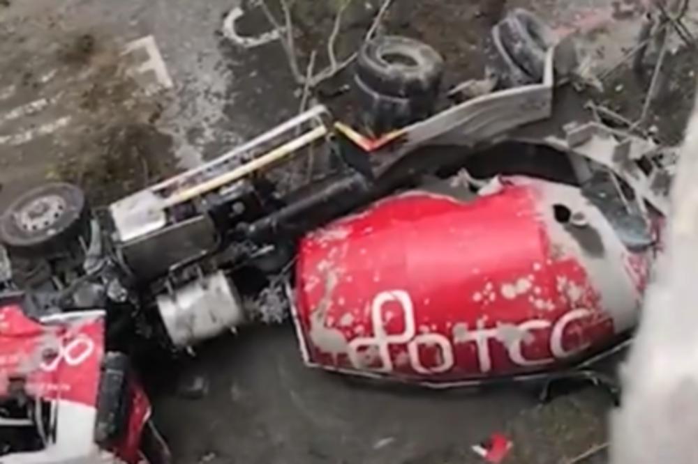 STRAVIČNA NESREĆA, KAMION SLETEO SA vijadukta visokog 30 METARA! (VIDEO)