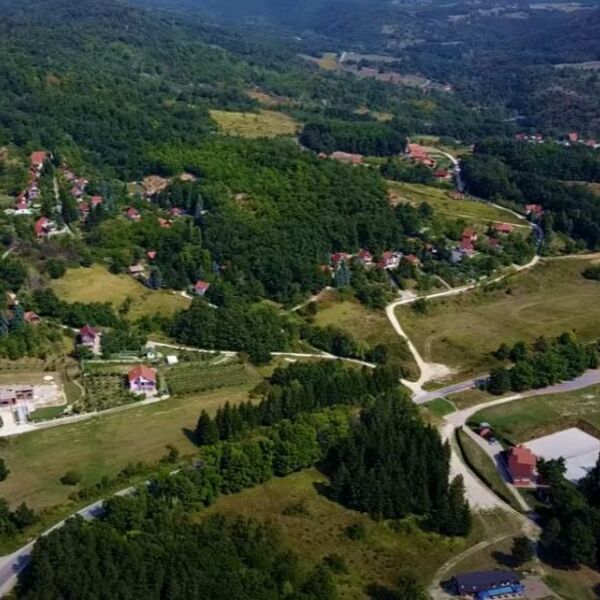 ZATVARAJU SE BAZENI, SPA I VELNES CENTRI: Vanredno u još jednom SRPSKOM GRADU, kafići će raditi do 21h!