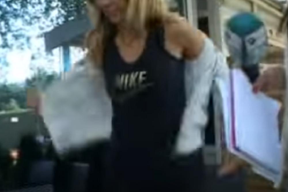 UŽAS NA DELU, POZNATA VODITELJKA PODELILA SLIKU POSLE KORONE: Ovo gledajte na svoju odgovornost (FOTO)