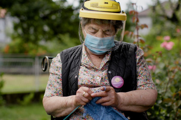KAKO SE U CRNOJ GORI BORE PROTIV KORONE: Humoristička grupa The Books of Knjige snimila smešan spot