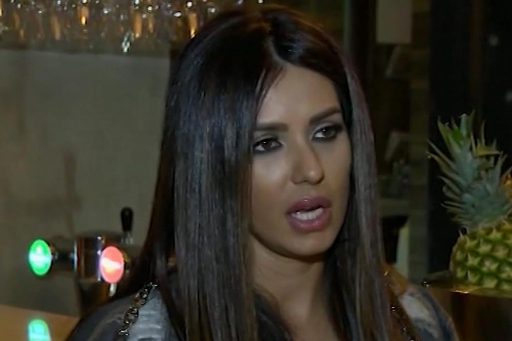 PORODICA TANJE SAVIĆ JEDVA SASTAVLJA KRAJ S KRAJEM: Zbog pevačicinih dugova morali da PRODAJU IMANJE!