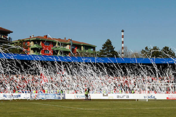 TRAGEDIJA! Grom udario trenera Jagodine - lekari mu se bore za život!