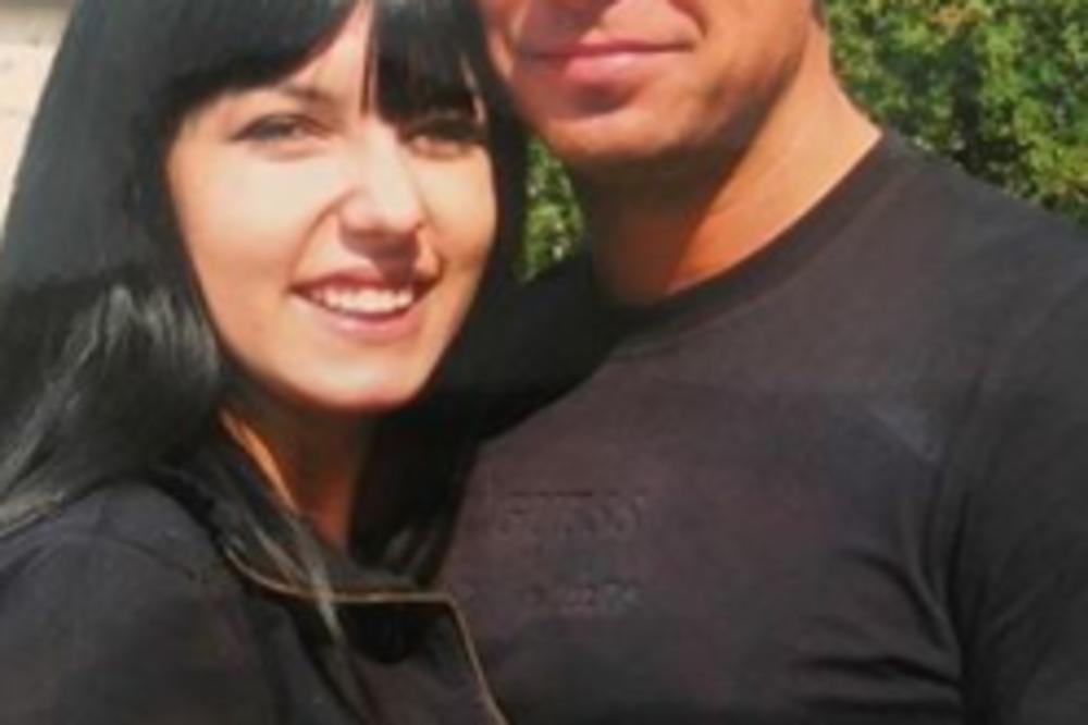 SVI SE SEĆAJU TANJE I KAKO SE SMEJALA UZ NJEGA! Morate videti izgled muža Dušana iz tog vremena, oplakaćete