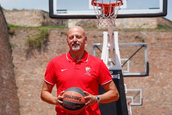 OVO NE SME DA NAM SE DEŠAVA: Obradović ljut zbog poslednje četvrtine - Zvezda i dalje ne zna da li ide u Francusku!