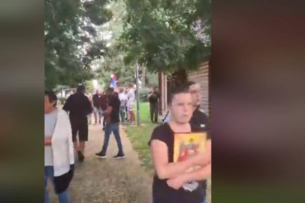 VERNI NAROD NE ODUSTAJE! U Beranama održana litija na Preobraženje, ATMOSFERA JE VELIČANSTVENA! (VIDEO)