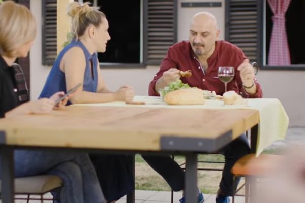 CRNOGORSKI SPOT O KORONI JE NEŠTO NAJSMEŠNIJE ŠTO SE POJAVILO: Ljudi plaču od smeha dok gledaju ovo! (VIDEO)