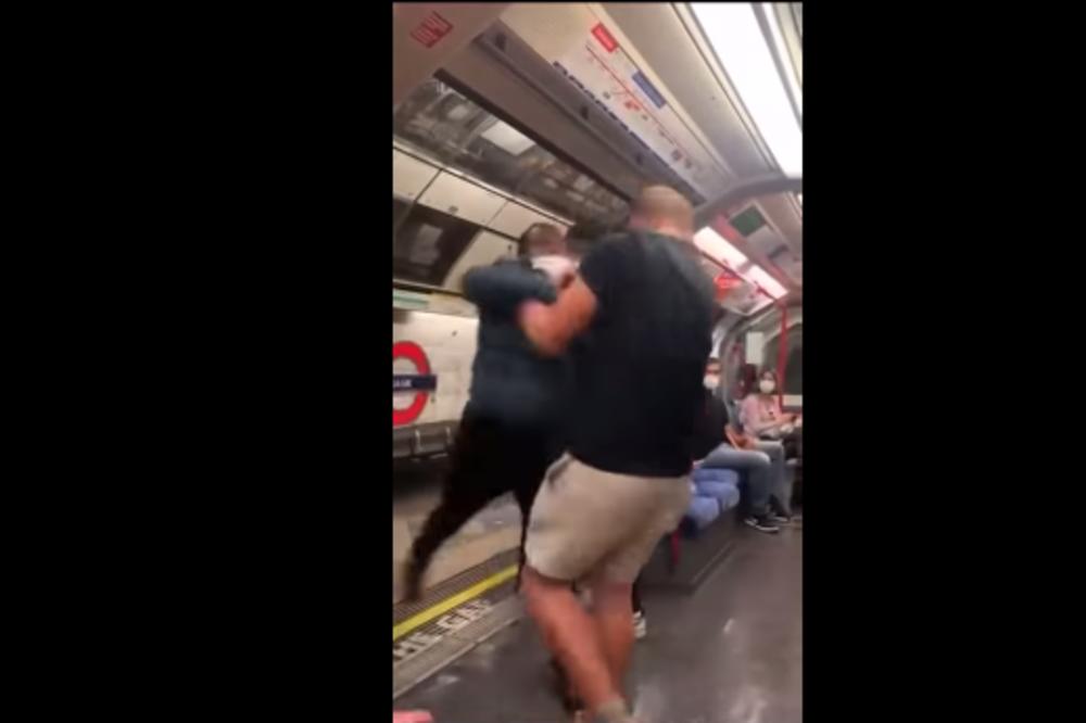 BAHATI SIN TAJKUNA JE VREĐAO CRNCE U METROU: A onda su mu prišla tri DŽINOVSKA CRNCA... (VIDEO)