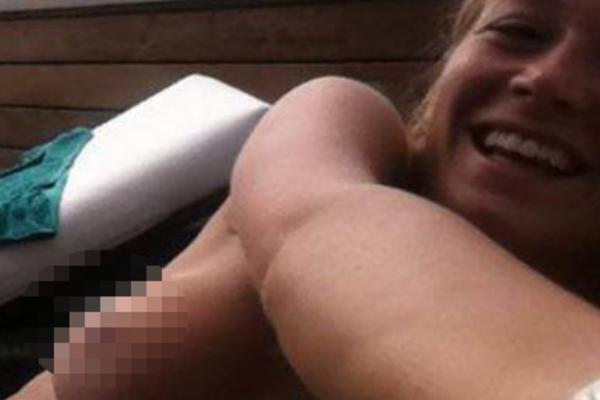 SKANDAL ZBOG LEPE VODITELJKE, UKRADENE JOJ GOLIŠAVE SLIKE IZ TELEFONA! Vidi joj se čak i tetovaža na intimnom delu