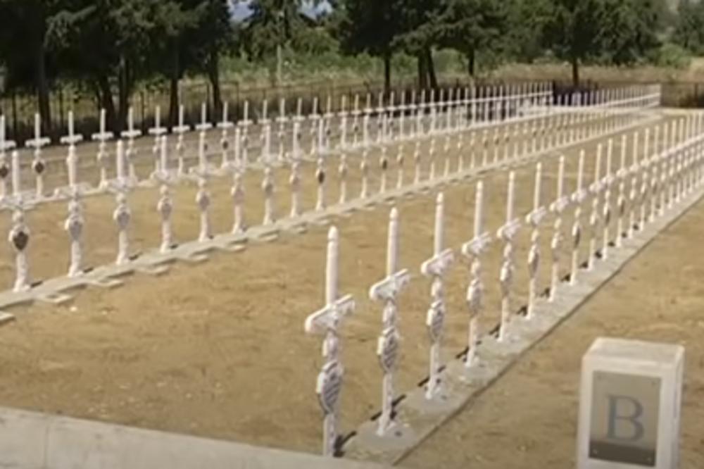 DRAGAN (86) JE ISKOPAO GROBOVE PREDAKA: Hteo da napravi mesta za sebe i ženu, pa upao u OZBILJNE NEVOLJE