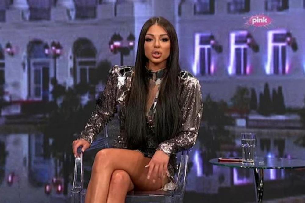 NEKADA IZGORELA KOSA I VELIKI NOS, A DANAS PRAVA SE*S BOMBA! Ovako je Maja izgledala PRE OPERACIJA!