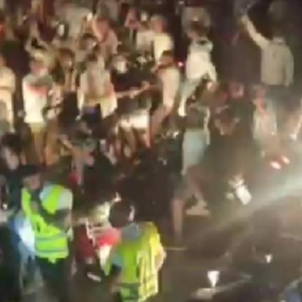 KORONAPARTI NA ULICAMA ITALIJE: Biće pravo čudo ako se posle ovog fudbalskog slavlja korona opet ne proširi!