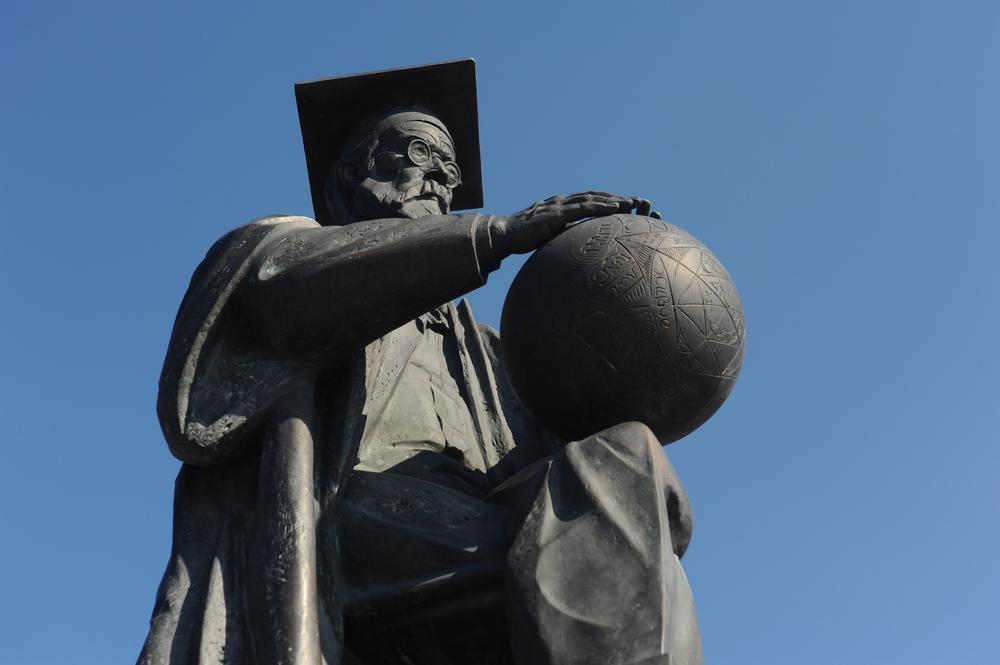 Spomenik Vladimiru Vernadskom