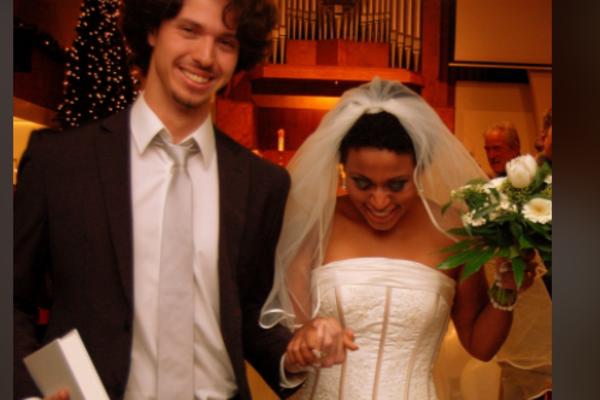 VENČALI SU SE, A ONDA OTKRILI NEŠTO STRAŠNO: Moj muž je kao zombi, bolje bi bilo da je MRTAV, nego da živi OVAKO