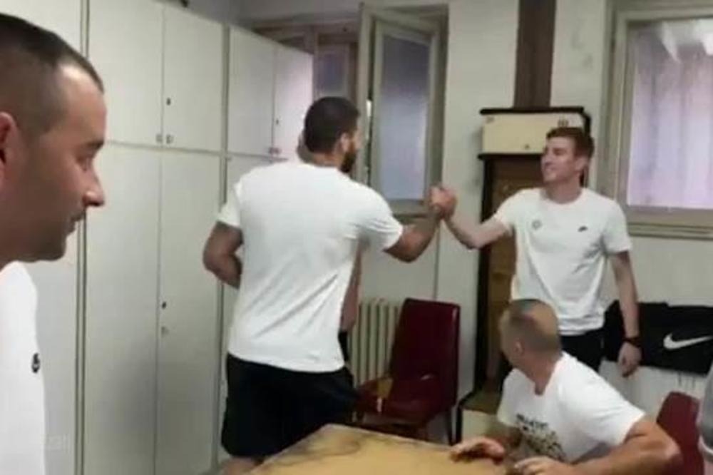 OVO JE SVIMA PROMAKLO, PA I TV KAMERAMA: Videste li šta je Mitrović uradio Sadiku pred Inđiju? Svi su se smejali...