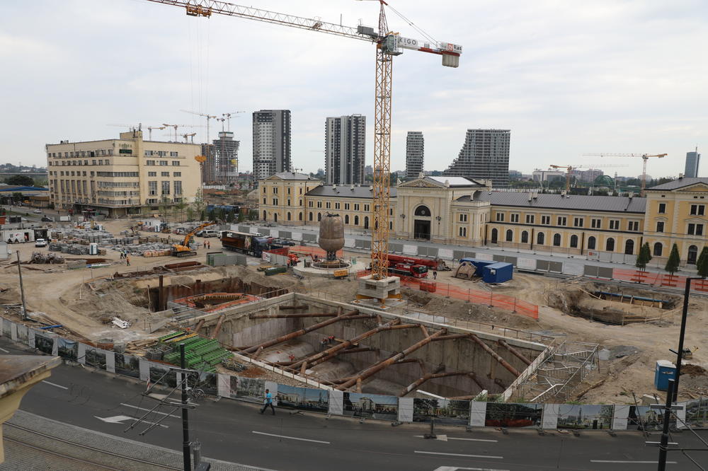 BLIŽI SE KRAJ RADOVA NA SAVSKOM TRGU! Zna se tačan datum završetka