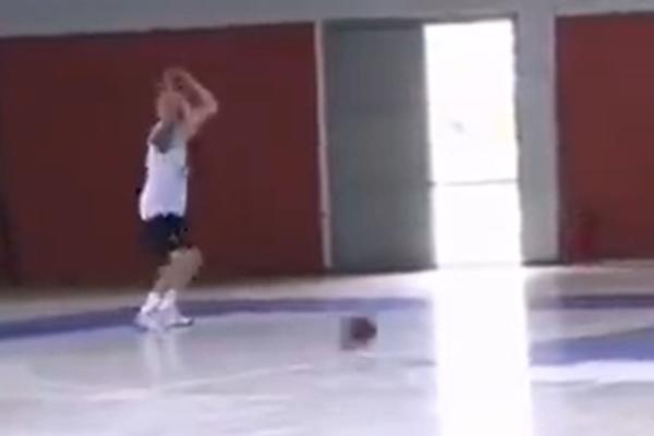 DANGUBIĆ CEPA MREŽICE NA TRENINGU PARTIZANA - NE PROMAŠUJE: Priča se da je ovo naučio u Crvenoj zvezdi!