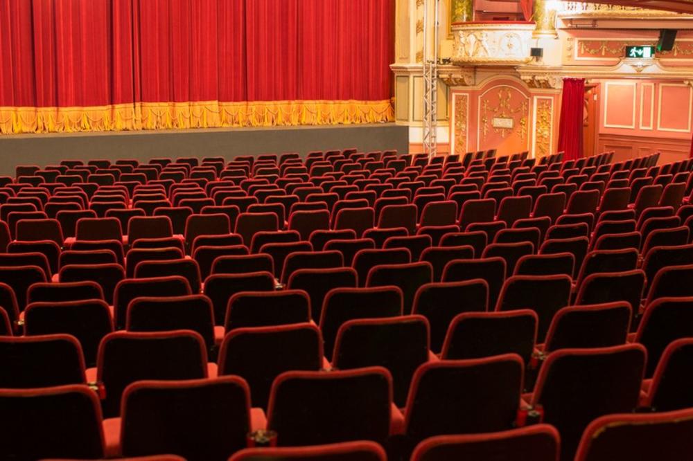 VIC POSLE KOJEG ĆETE PLAKATI OD SMEHA: Otišli Mujo i Haso u pozorište...