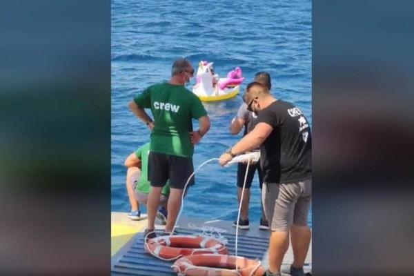 DRAMA NA PLAŽI U GRČKOJ! Jaka struja odvukla devojčicu (4) na otvoreno more, spasioci utrčali u vodu, ali...(VIDEO)