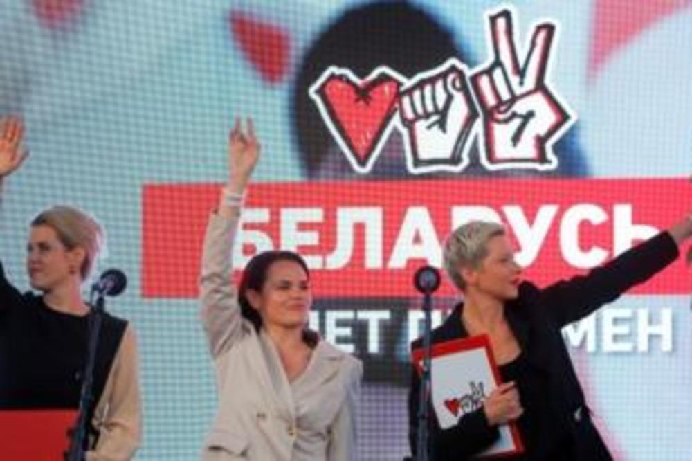 ORGANIZATORKI DEMONSTRACIJA SUDIĆE SE ZA TERORIZAM: Liderku OPOZICIJE čeka TEŠKA ROBIJA?!