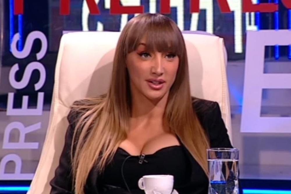 GOGA SEKULIĆ SE POJAVILA U JAVNOSTI, A DOŠLA JE U ČIPKANOM VEŠU I SVE JOJ SE VIDI! Au, zar se tako izlazi