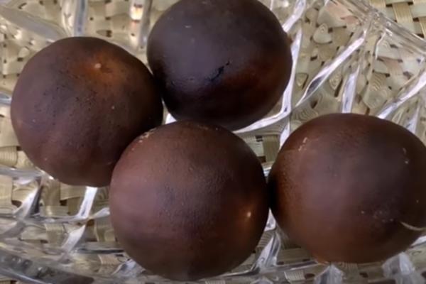 DA LI STE ČULI DA POSTOJI CRNI LIMUN? Pun je minerala i vitamina, PRAVA JE BOMBA ZA IMUNITET!