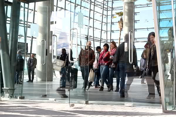 ŠTA SE DESILO SA PRAVILOM "KO IZLAZI IMA PREDNOST"?