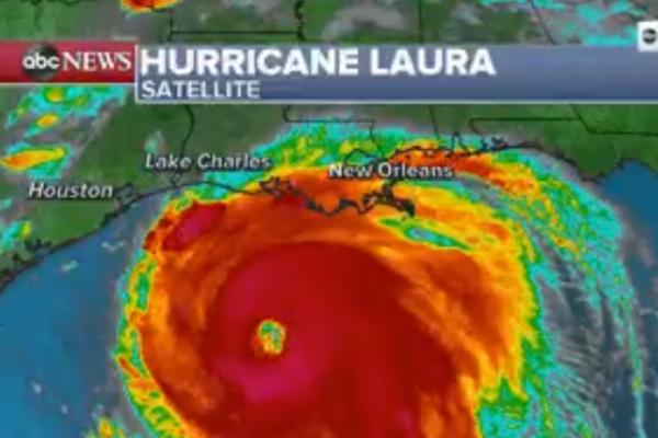 URAGAN ČETVRTE KATEGORIJE PRETI DA RAZORI AMERIKU! Opšta panika, vetar ide preko 200 na sat, snimci sve pokazuju