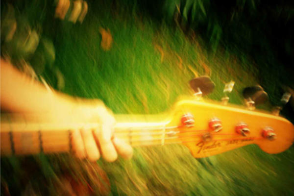 ČOVEK SENKA PREPORUČUJE: Ovo je pet albuma koje bi trebalo da preslušate danas (AUDIO)