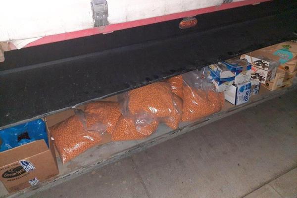 SRPSKI CARINICI SU ZAUSTAVILI VOZAČA ALBANSKE NACIONALNOSTI: Rekao je da nema šta da prijavi, KAD ONO... (FOTO)