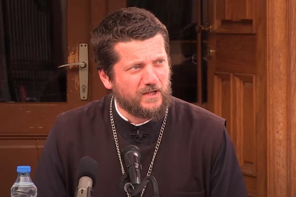 REČI OCA GOJKA SMO OD JUTROS ČEKALI! Odao šta je Amfilohije OSTAVIO POSLE SMRTI