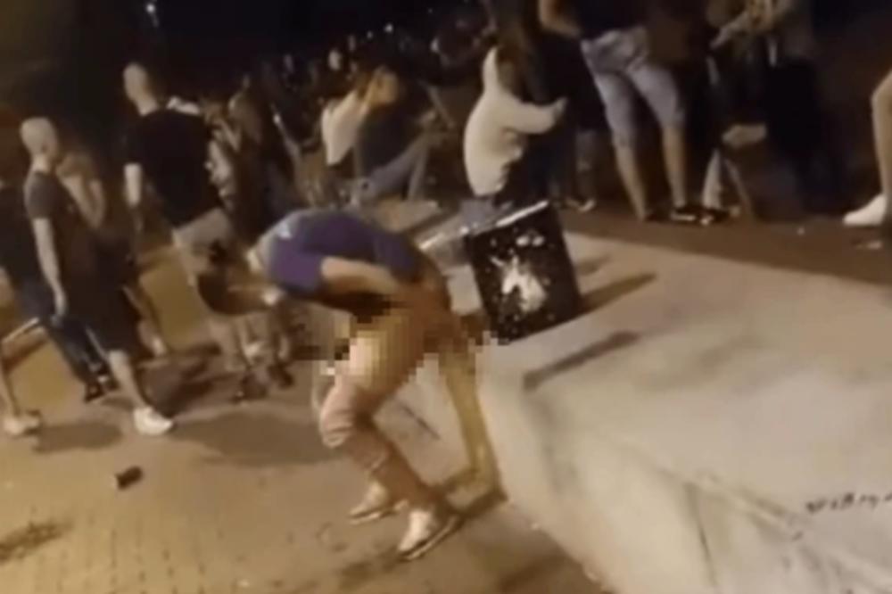 KAKVA GOSPOĐETINA, NEMA DALJE! Pijana devojka urinira na krcatom keju u Novom Sadu, I SNIMAK NIJE NAJGORI DEO!