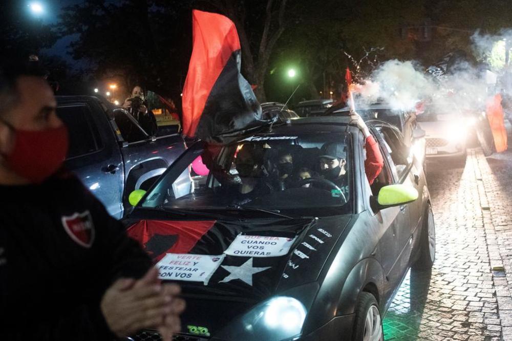 LUDILO NA ULICAMA: Čeka se Lionel Mesi!