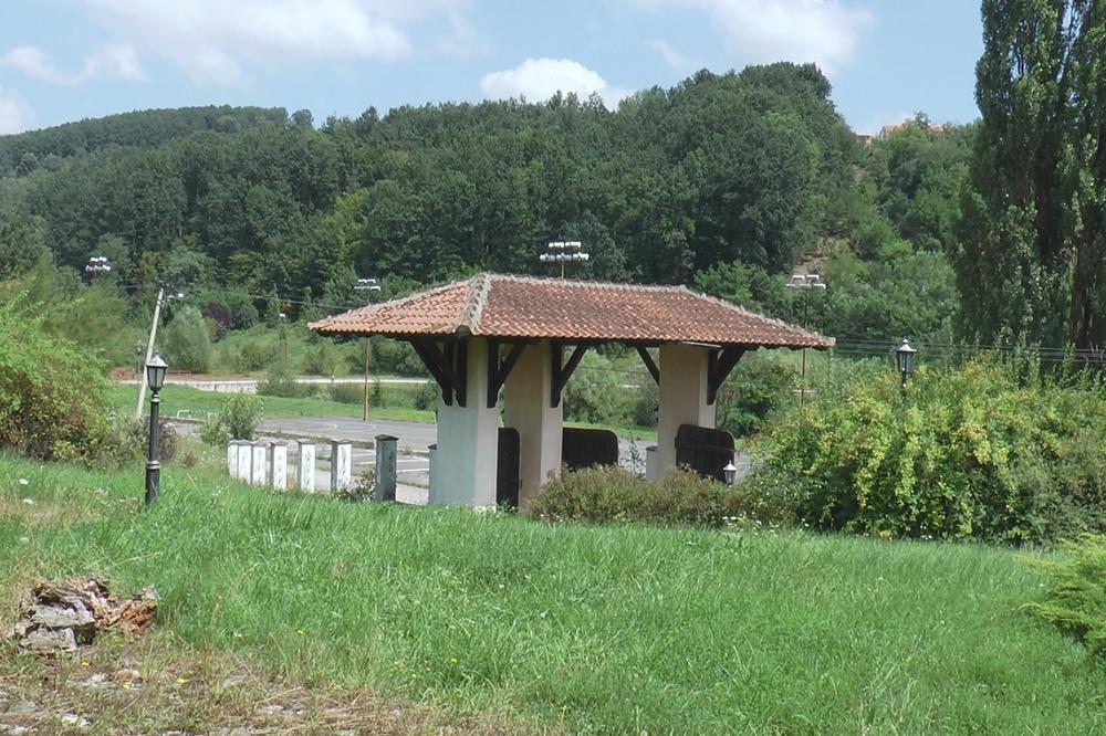 MEŠTANI JEDNOG SRPSKOG SELA GODINAMA STREPE OD DUHA MIROLJUBA: Kažu da je jedini spas da mu se pokaže OVA STVAR!