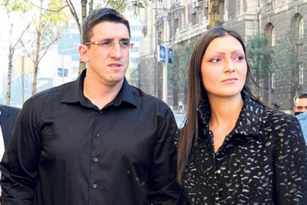 ŽENA KRISTIJANA PLAČE PO CELI DAN ZBOG TOGA KAKAV JE I ŠTA JOJ JE PRIREDIO! Otkrivena i tajna o njoj, evo ko je ona