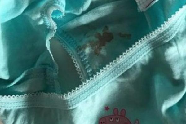 MAJKA JE NA NOVIM GAĆICAMA ZA DETE U BUTIKU VIDELA KRV: Kada je otišla kod prodavačice otkrila je jezivu istinu